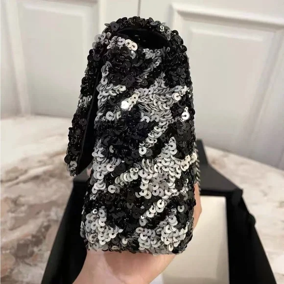 CHANEL BLACK & SILVER SEQUIN HOUNDSTOOTH HALF FLAP MEDIUM - Picture 5 of 10